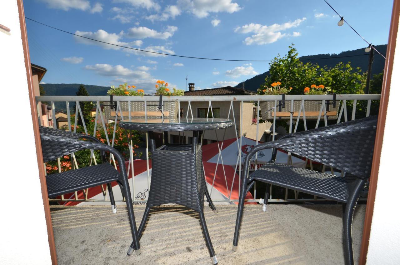 Hotel Pensione Serena Purasca Екстер'єр фото
