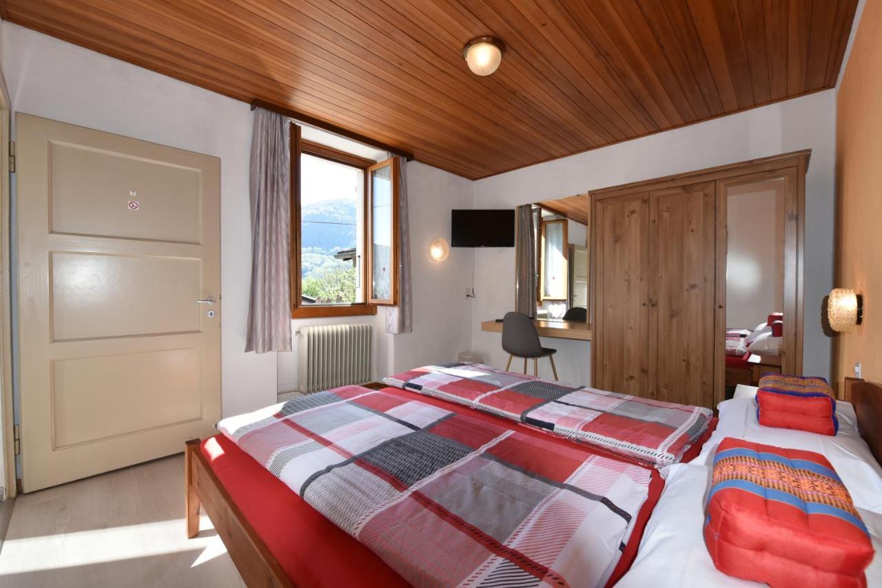 Hotel Pensione Serena Purasca Екстер'єр фото