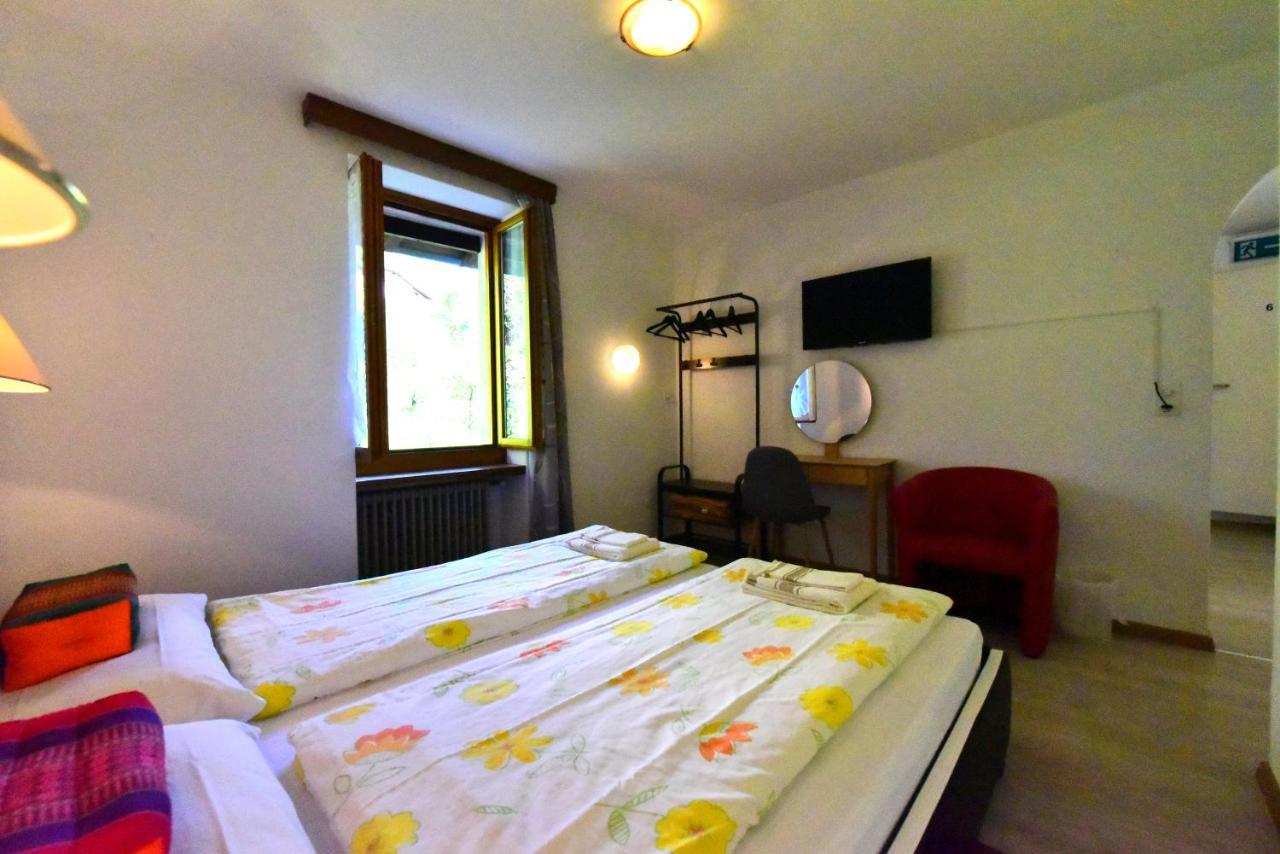 Hotel Pensione Serena Purasca Екстер'єр фото