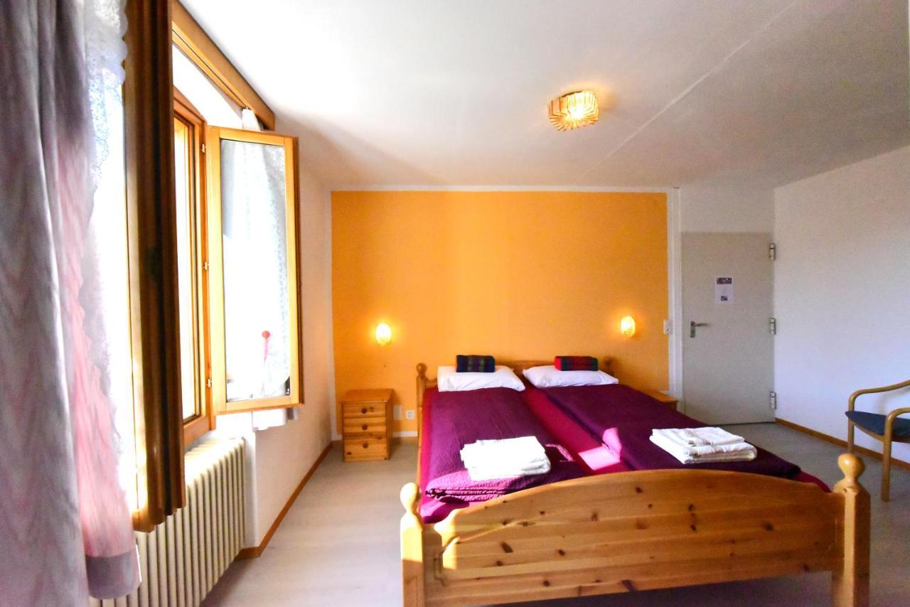 Hotel Pensione Serena Purasca Екстер'єр фото