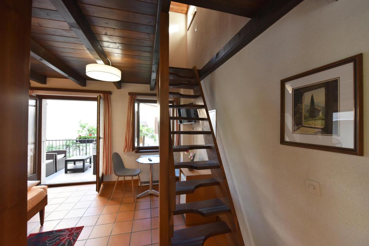 Hotel Pensione Serena Purasca Екстер'єр фото