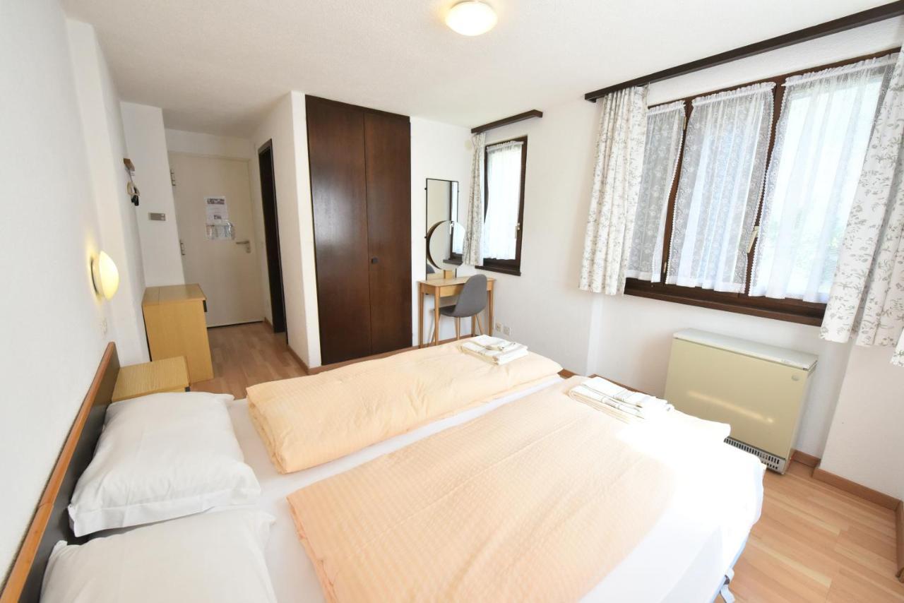 Hotel Pensione Serena Purasca Екстер'єр фото