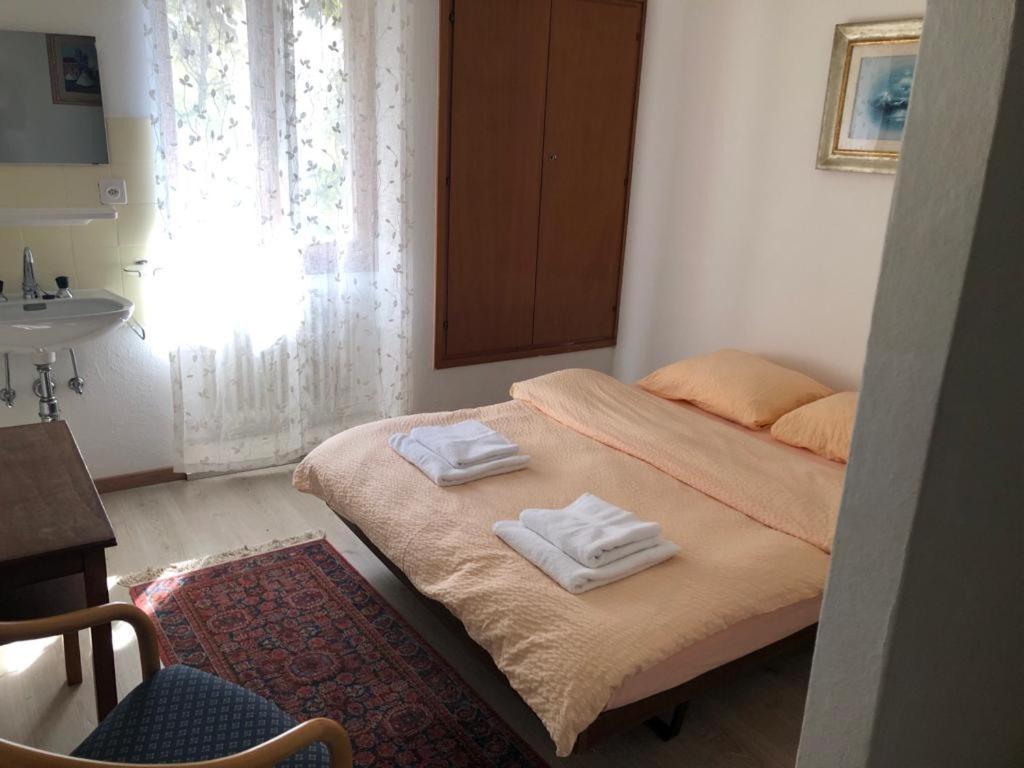 Hotel Pensione Serena Purasca Екстер'єр фото
