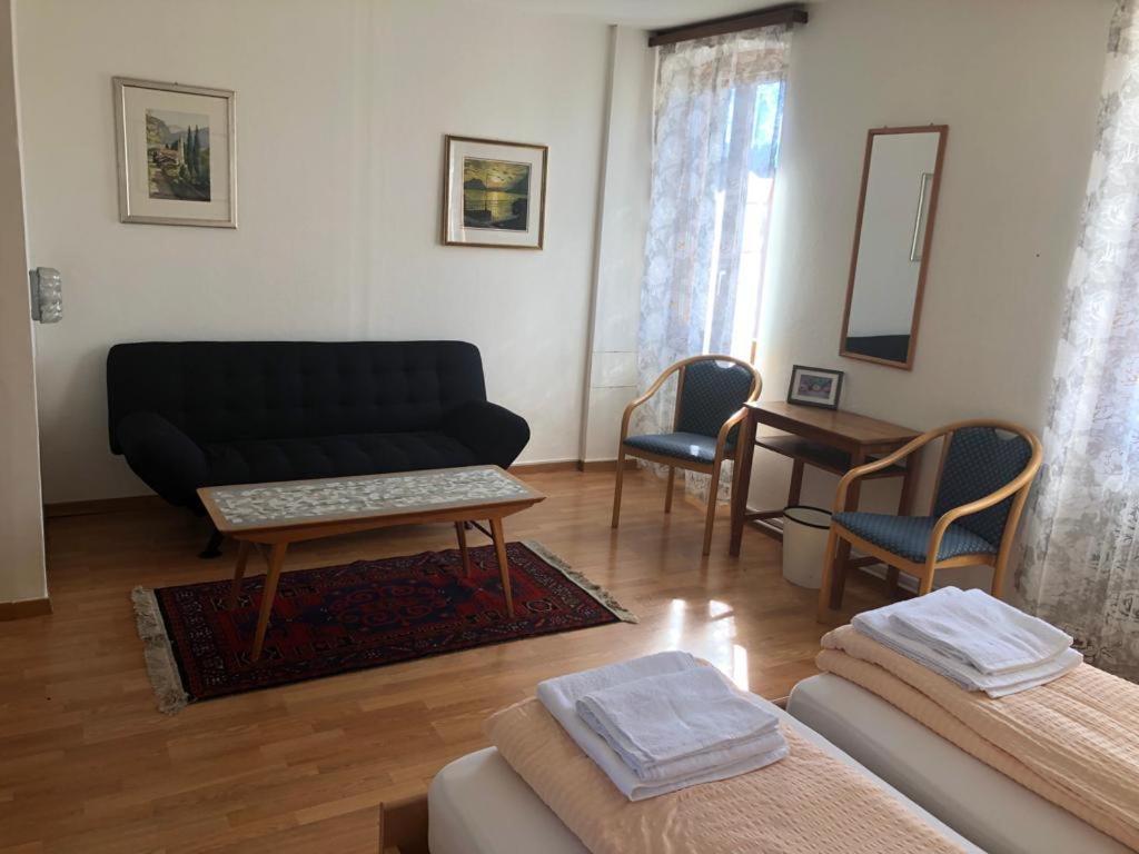 Hotel Pensione Serena Purasca Екстер'єр фото