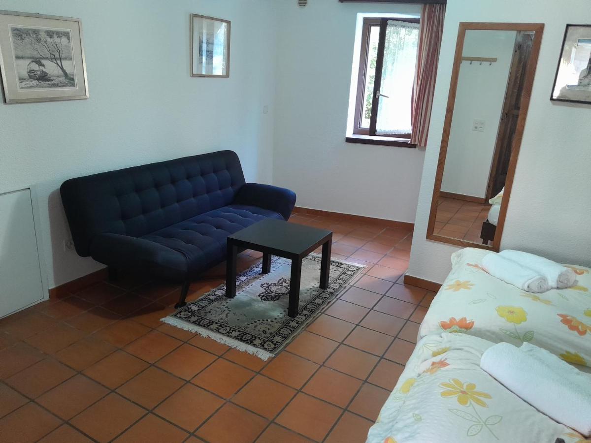 Hotel Pensione Serena Purasca Екстер'єр фото