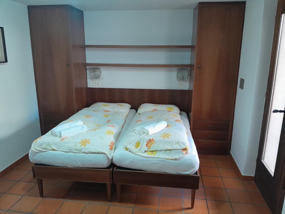 Hotel Pensione Serena Purasca Екстер'єр фото