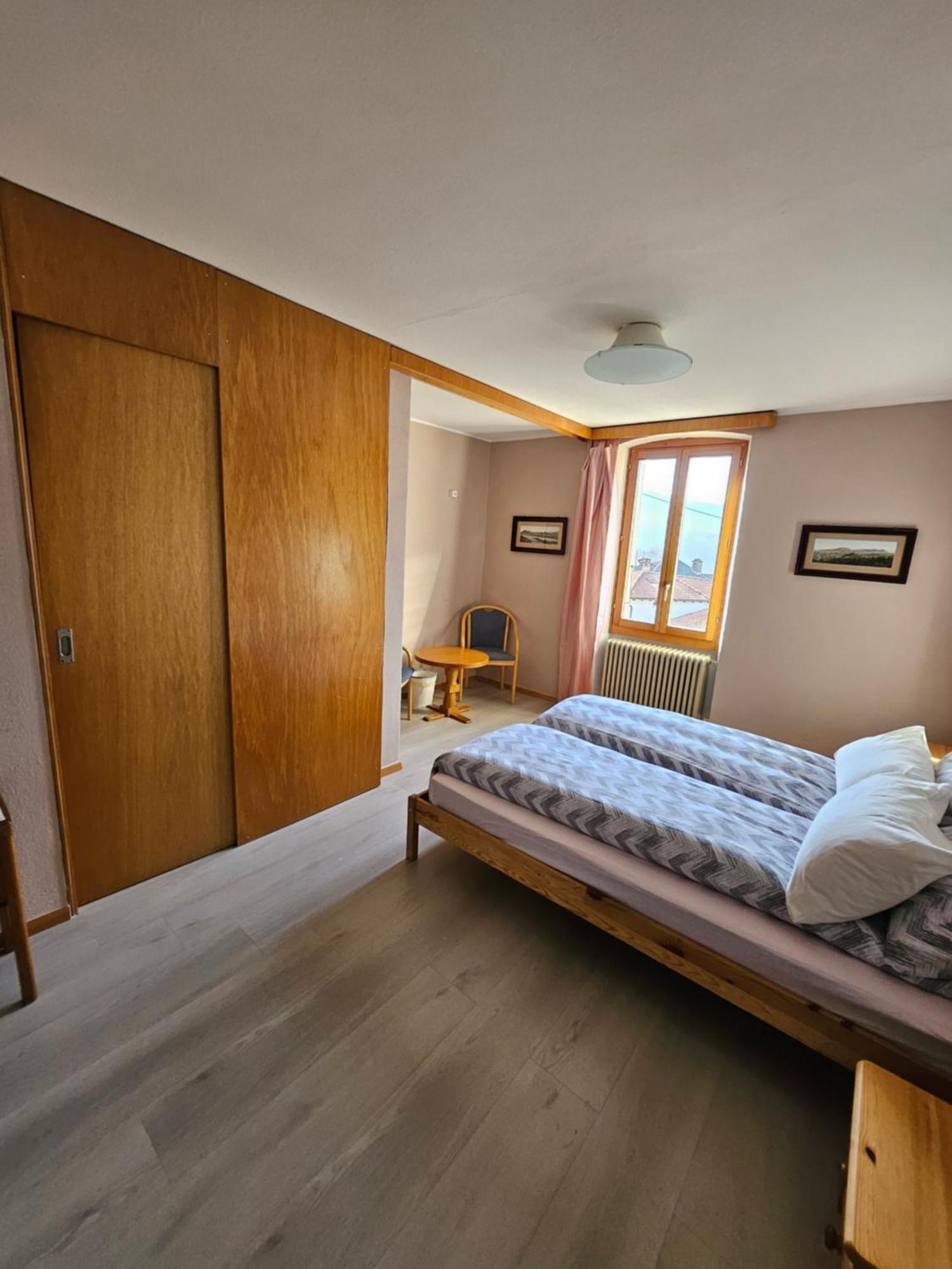 Hotel Pensione Serena Purasca Екстер'єр фото
