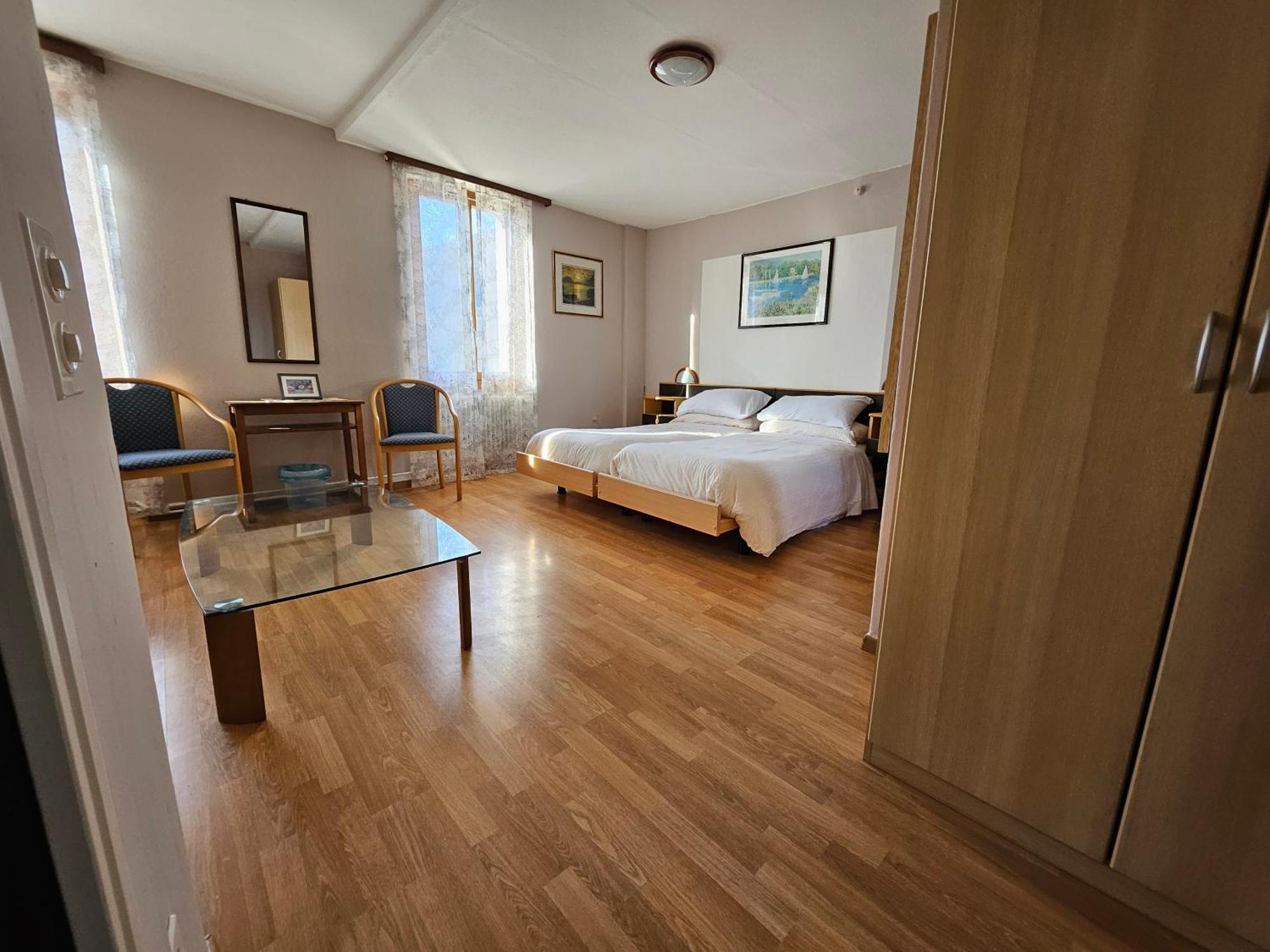 Hotel Pensione Serena Purasca Екстер'єр фото