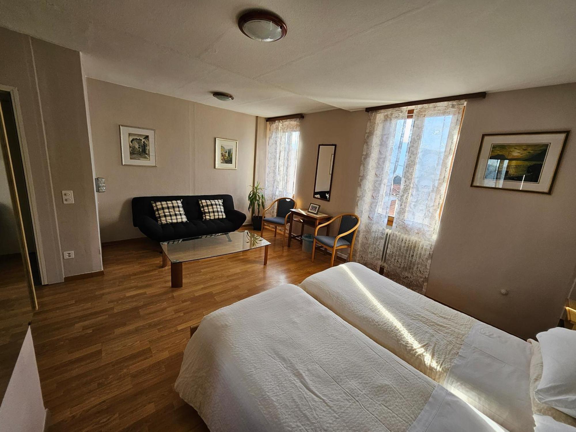 Hotel Pensione Serena Purasca Екстер'єр фото