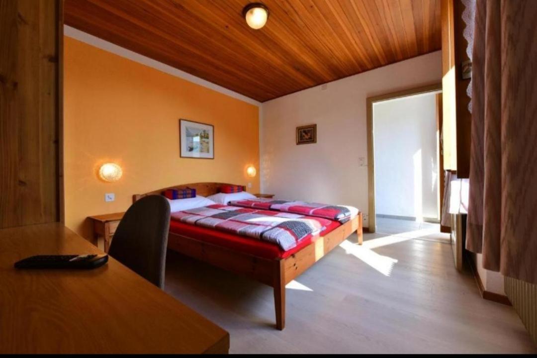 Hotel Pensione Serena Purasca Екстер'єр фото