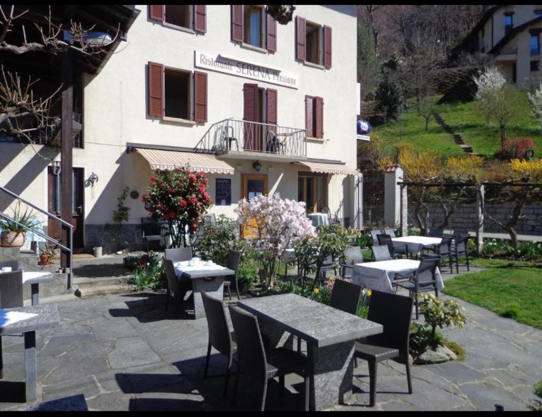 Hotel Pensione Serena Purasca Екстер'єр фото
